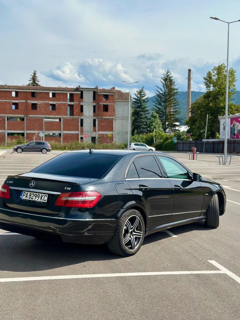 Mercedes-Benz E 220 CDI , снимка 4 - Автомобили и джипове - 52790904