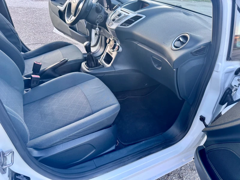 Ford Fiesta 1.4tdci, снимка 10 - Автомобили и джипове - 52906868