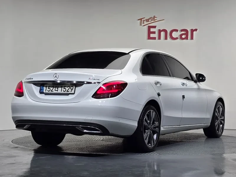 Mercedes-Benz C 220 d, снимка 2 - Автомобили и джипове - 54287256