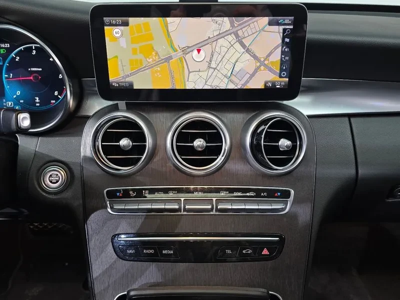 Mercedes-Benz C 220 d, снимка 14 - Автомобили и джипове - 54287256