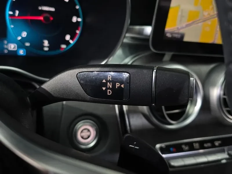 Mercedes-Benz C 220 d, снимка 9 - Автомобили и джипове - 54287256