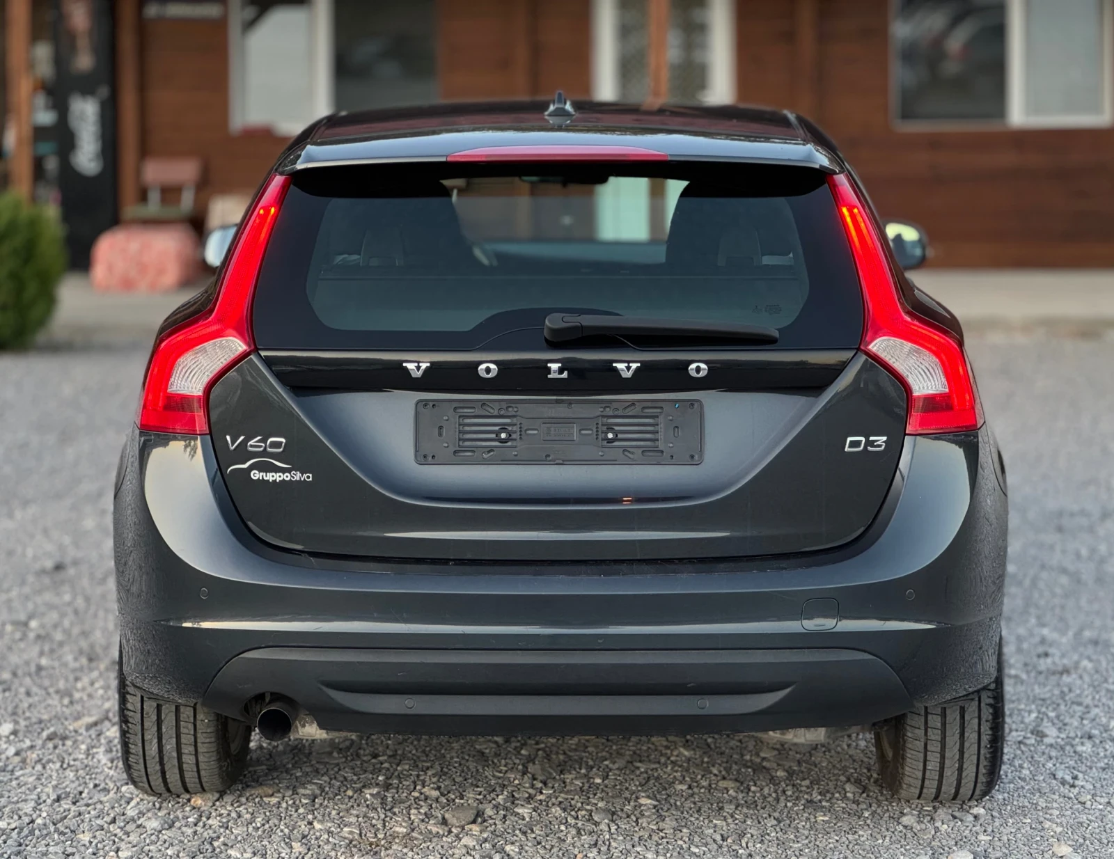 Volvo V60 2.0D 136к.с * Навигация* * Автоматик*  - изображение 5