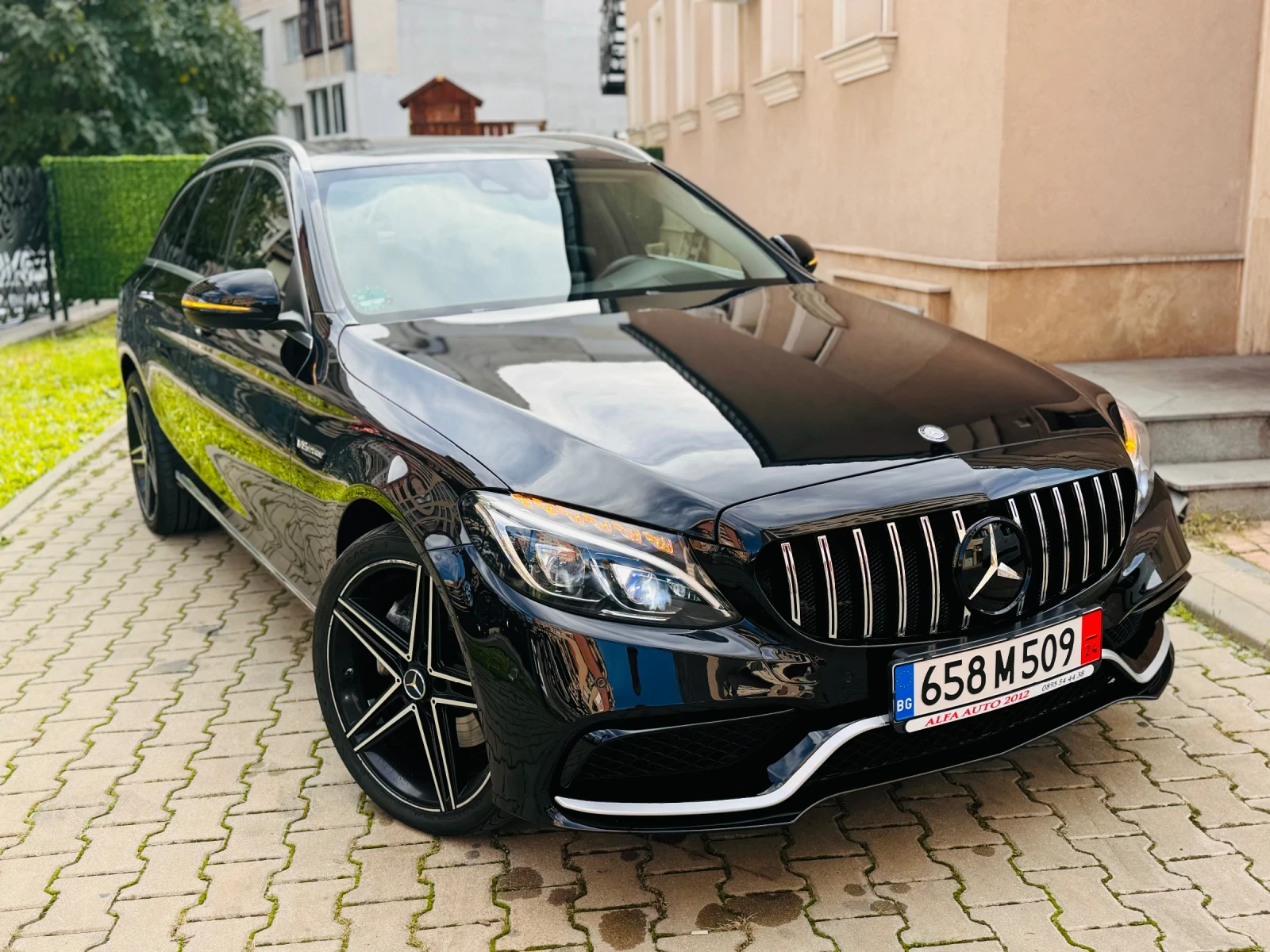 Mercedes-Benz C 220 D///AMG///4x4/PANO/DISTRONIC/SPORT/ПОРЪЧКОВ/// - изображение 6