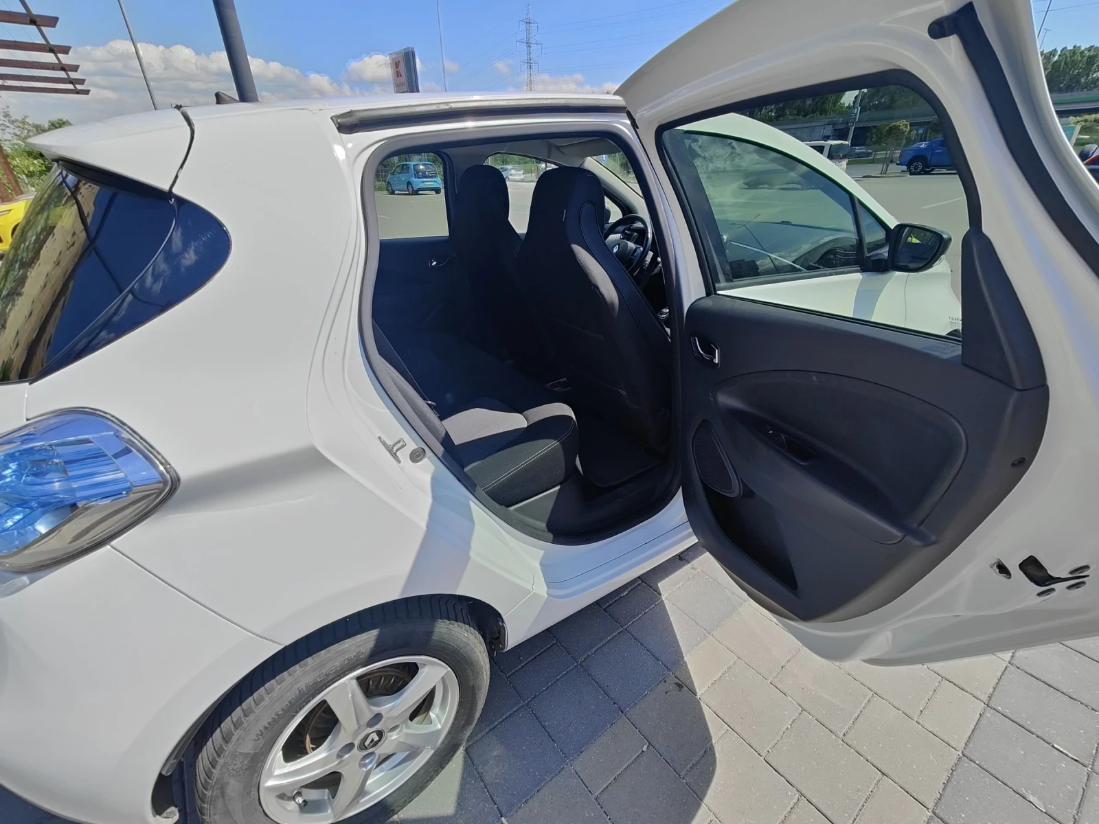 Renault Zoe ZE40 Intense - изображение 10