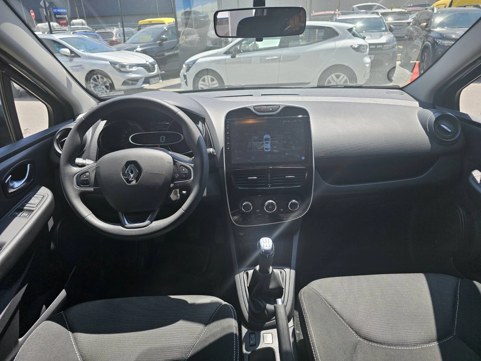 Renault Clio 0.9 Tce 90 к.с. бензин - изображение 7