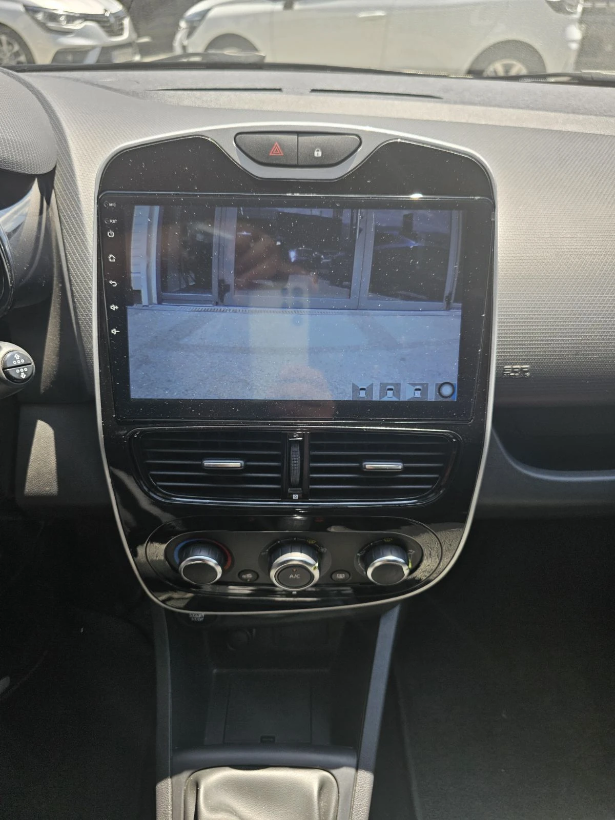 Renault Clio 0.9 Tce 90 к.с. бензин - изображение 10