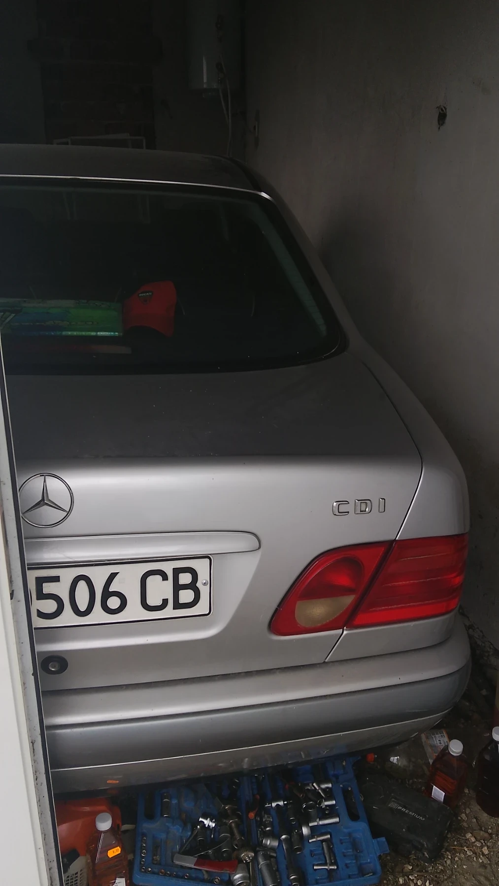 Mercedes-Benz E 220 CDI, снимка 5 - Автомобили и джипове - 53843923