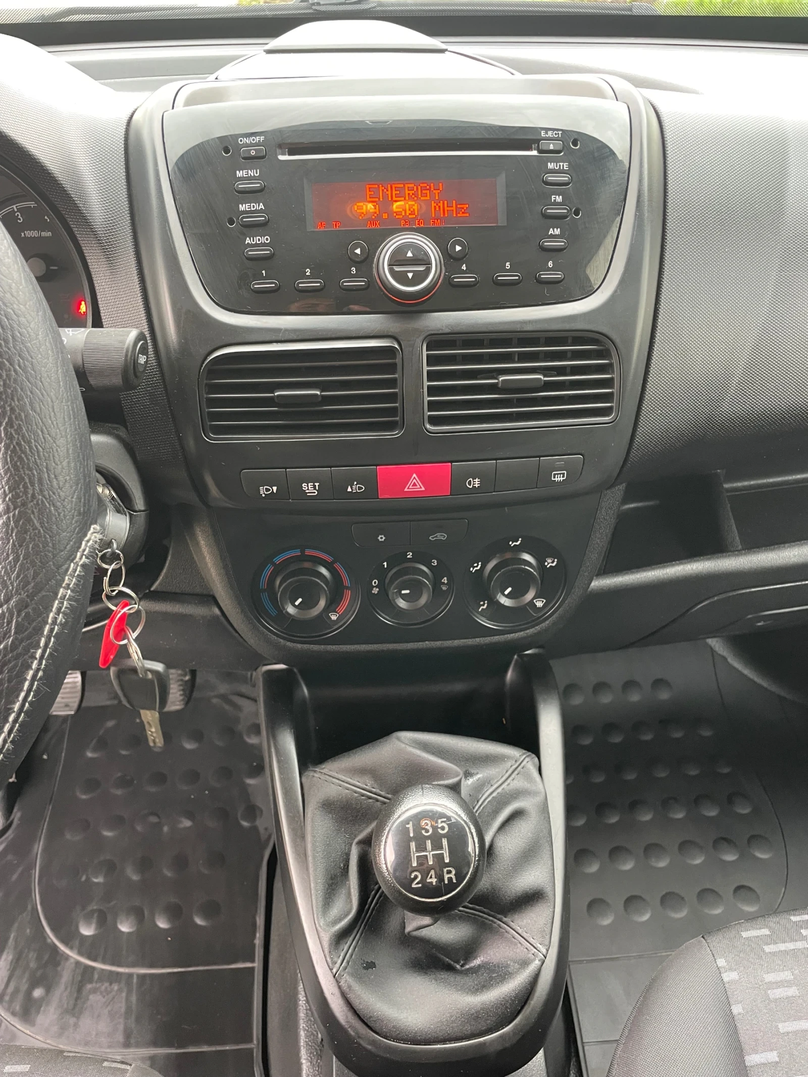 Opel Combo 1.3D-90к.с., снимка 13 - Автомобили и джипове - 54192040