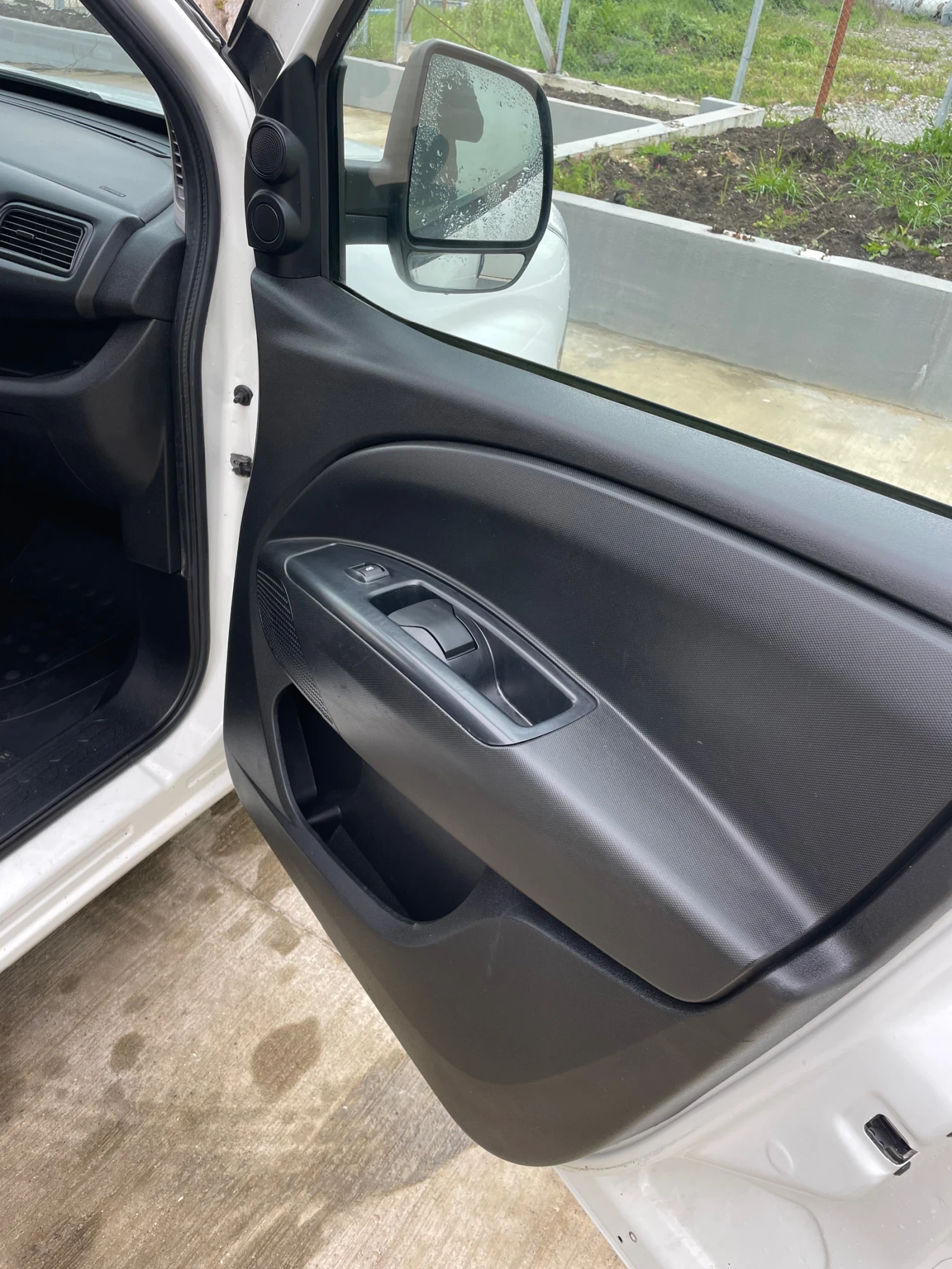 Opel Combo 1.3D-90к.с., снимка 14 - Автомобили и джипове - 54192040