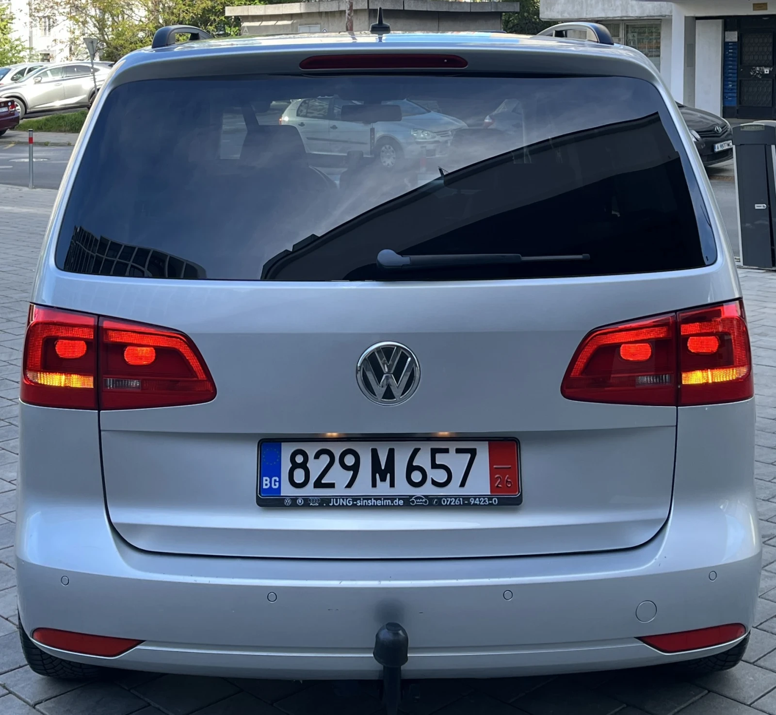 VW Touran 2.0TDI, снимка 5 - Автомобили и джипове - 54371983