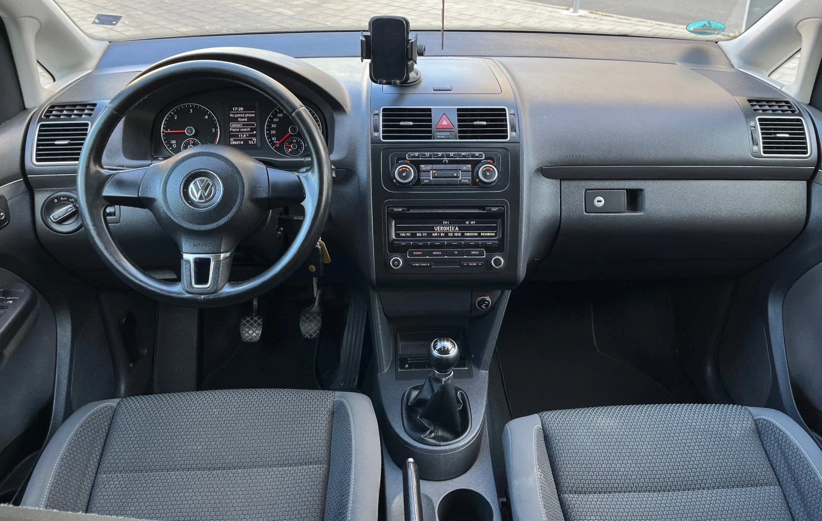 VW Touran 2.0TDI, снимка 11 - Автомобили и джипове - 54371983