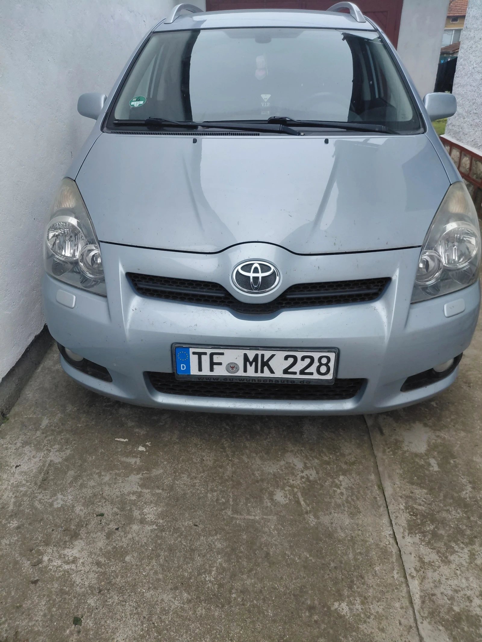 Toyota Corolla verso Korola