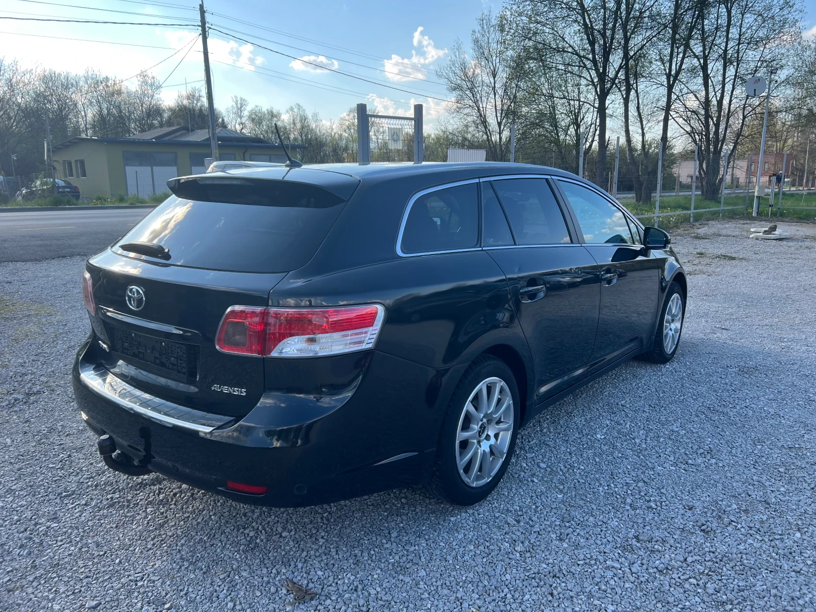 Toyota Avensis 2.0 Linea Sol, снимка 12 - Автомобили и джипове - 54530910