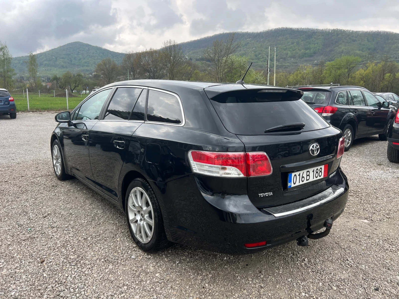 Toyota Avensis 2.0 Linea Sol, снимка 2 - Автомобили и джипове - 54530910