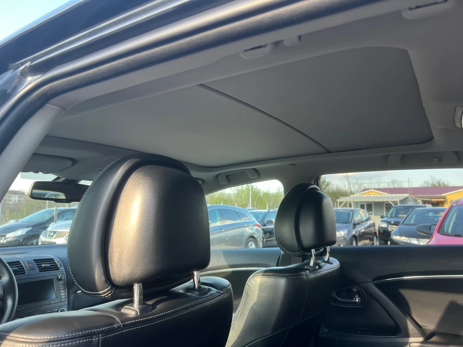 Toyota Avensis 2.0 Linea Sol, снимка 11 - Автомобили и джипове - 54530910