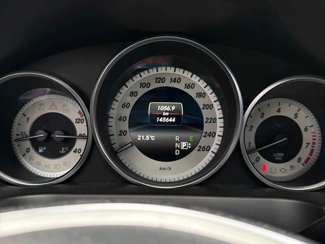 Mercedes-Benz E 400 * АВТОКРЕДИТ * ОТ ПРЕДСТАВИТЕЛСТВО, снимка 9 - Автомобили и джипове - 54906090