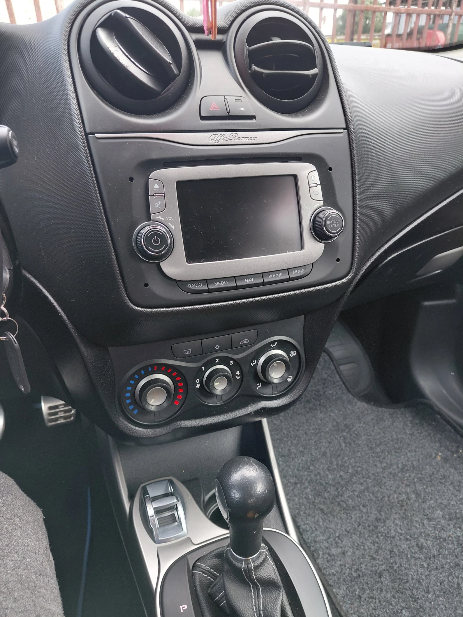 Alfa Romeo MiTo 1.4 turbo, снимка 11 - Автомобили и джипове - 55076129