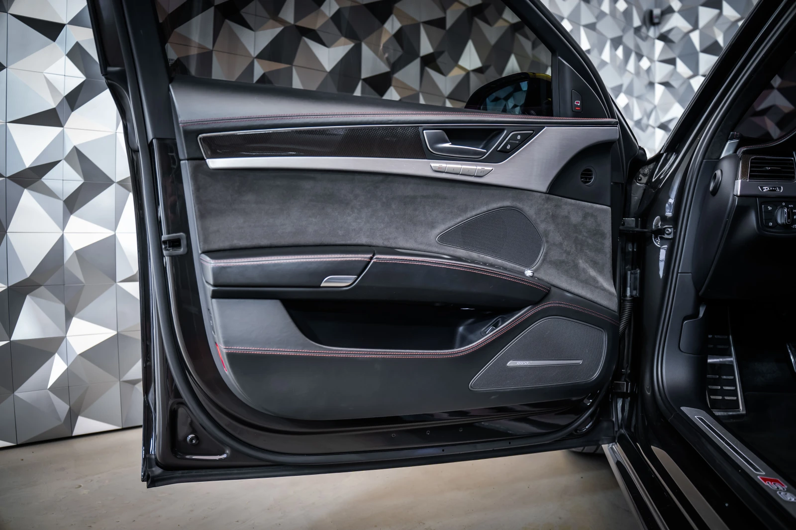Audi S8 Plus* Ceramic* Carbon* , снимка 7 - Автомобили и джипове - 55363542