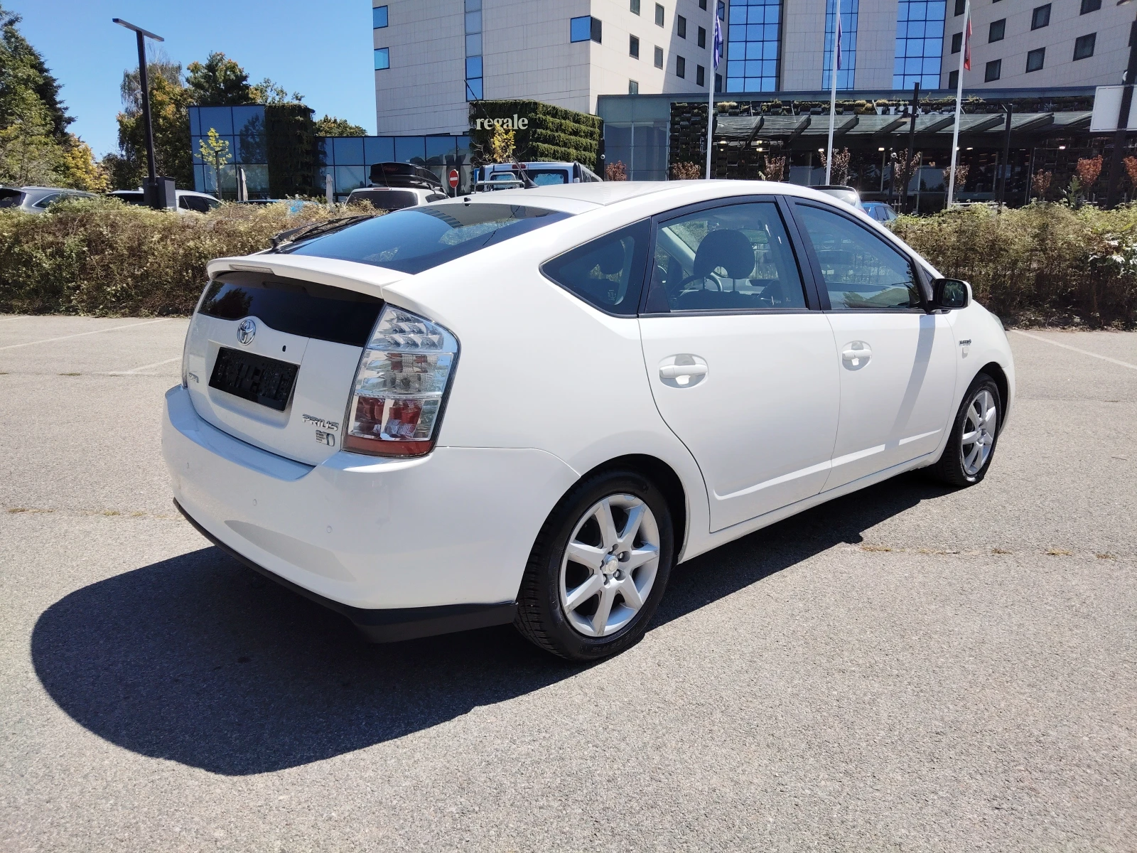 Toyota Prius 1, 5i HYBRID , снимка 4 - Автомобили и джипове - 55478251