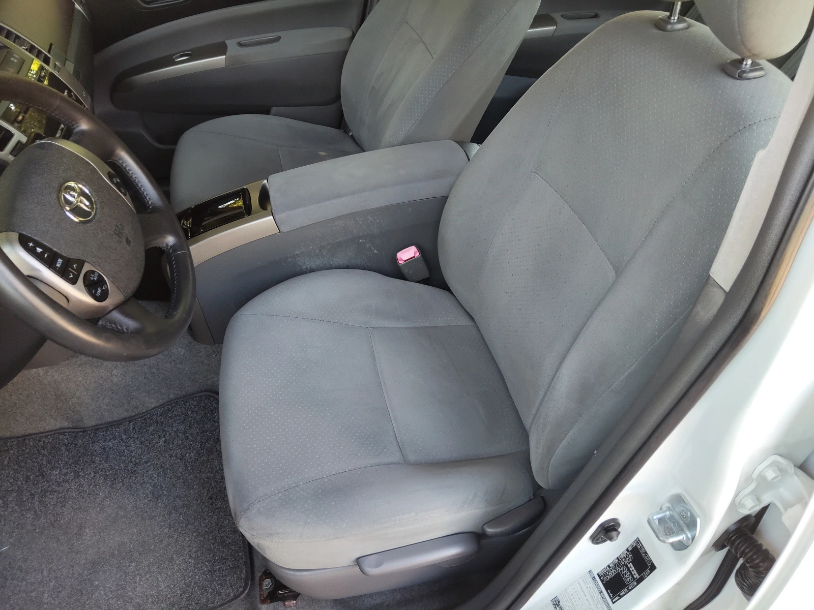 Toyota Prius 1, 5i HYBRID , снимка 11 - Автомобили и джипове - 55478251