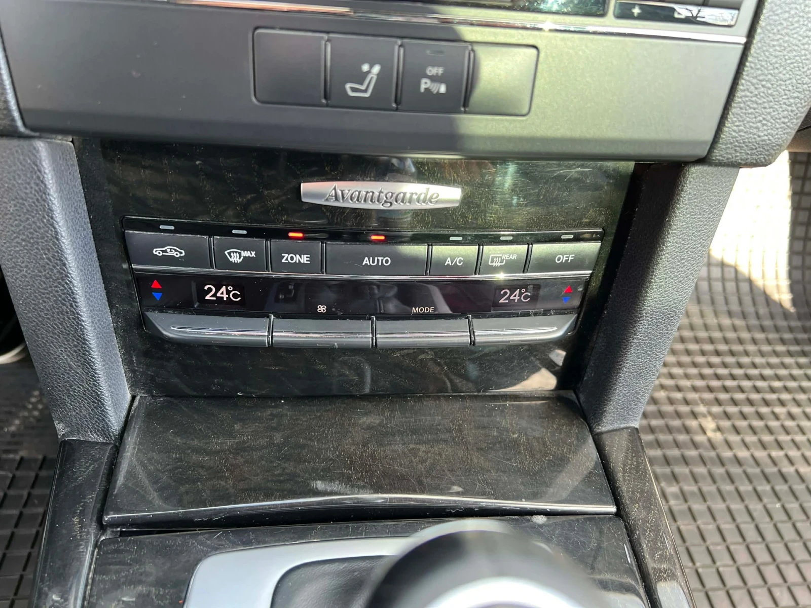 Mercedes-Benz E 250 CDI Avantgarde, снимка 12 - Автомобили и джипове - 55640462