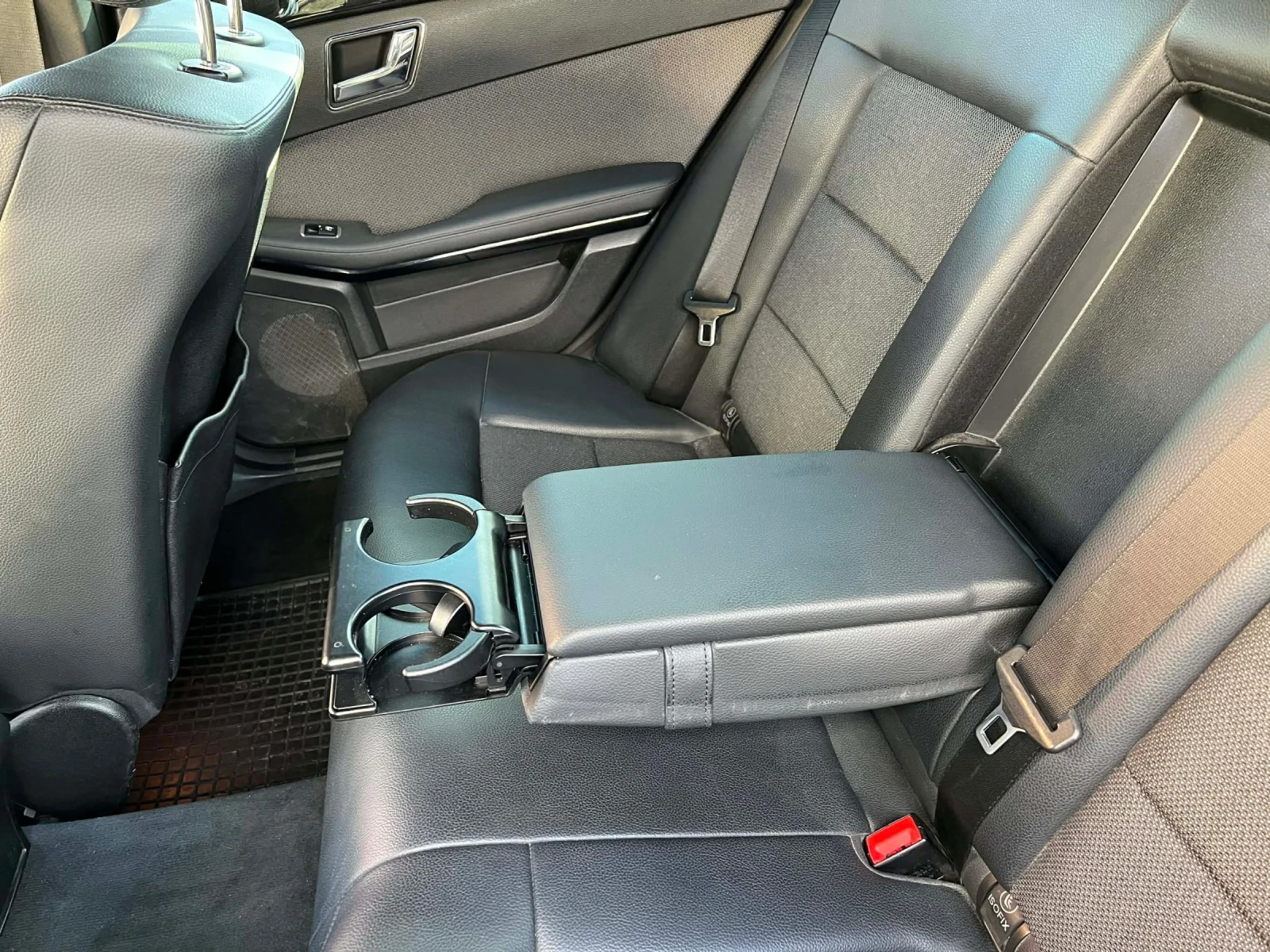 Mercedes-Benz E 250 CDI Avantgarde, снимка 13 - Автомобили и джипове - 55640462