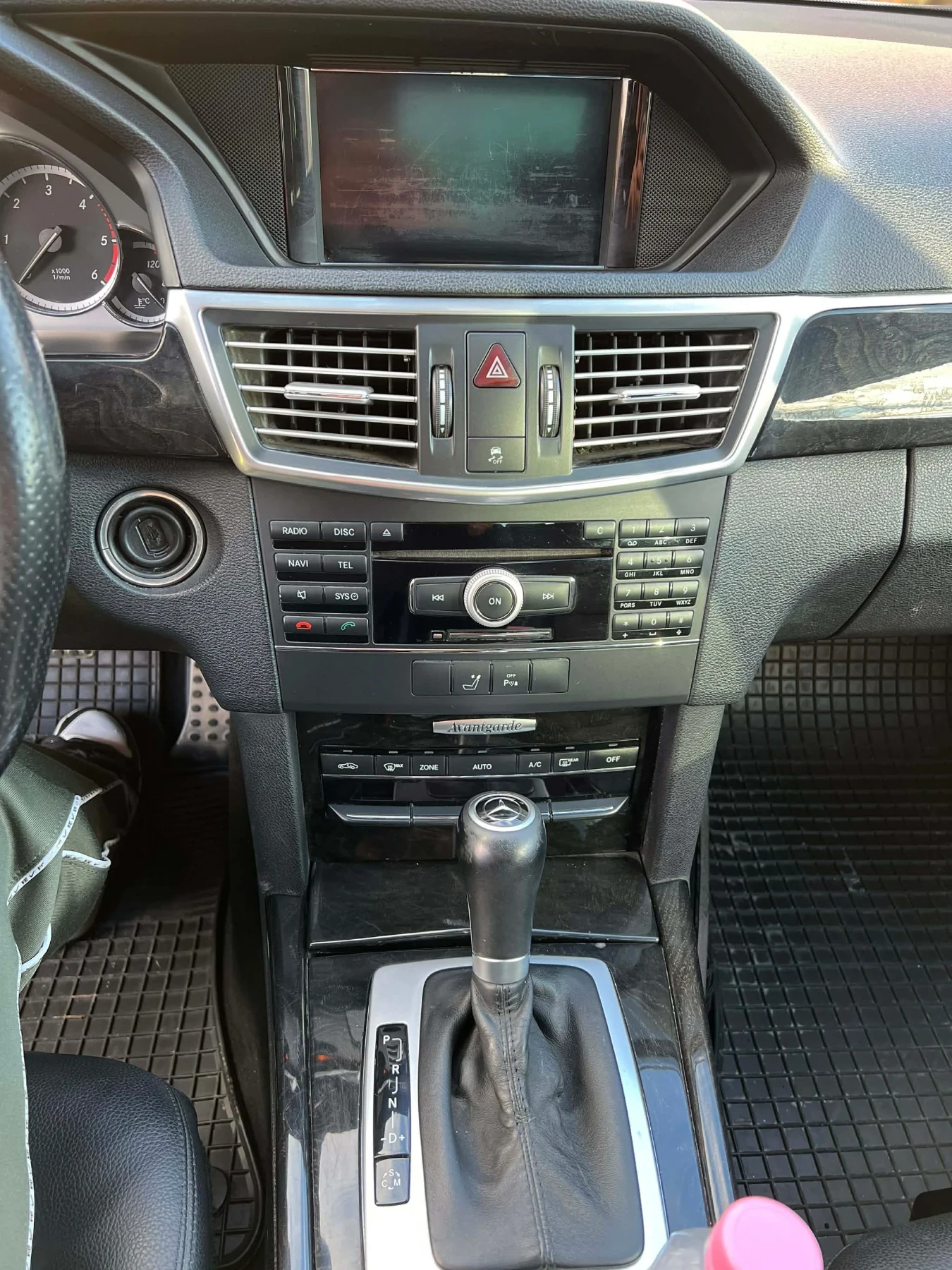 Mercedes-Benz E 250 CDI Avantgarde, снимка 7 - Автомобили и джипове - 55640462