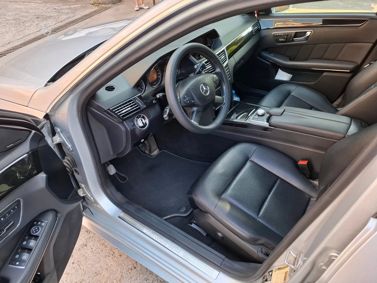 Mercedes-Benz E 350, снимка 10 - Автомобили и джипове - 55781560