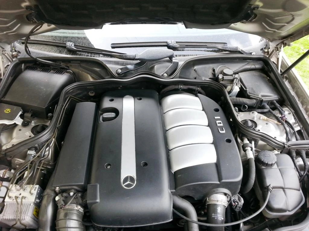 Mercedes-Benz E 200, снимка 7 - Автомобили и джипове - 55969939