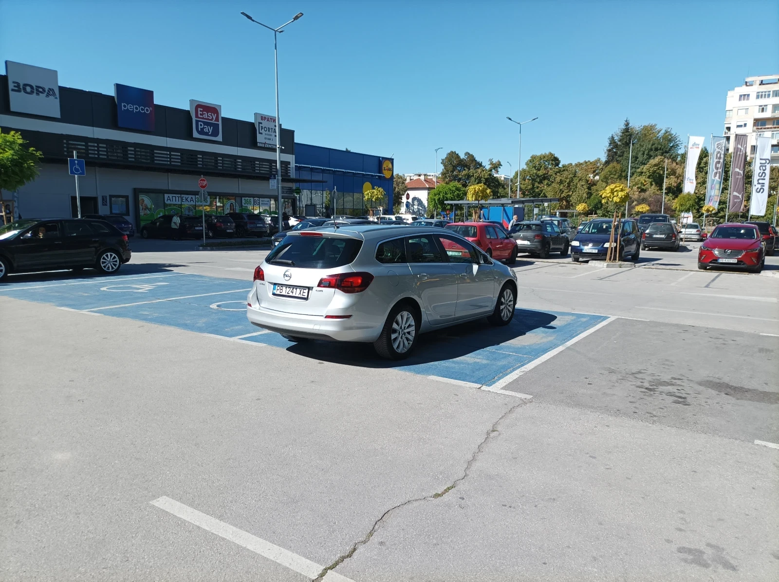 Opel Astra SportsTourer 1.7cdti, снимка 11 - Автомобили и джипове - 56359413