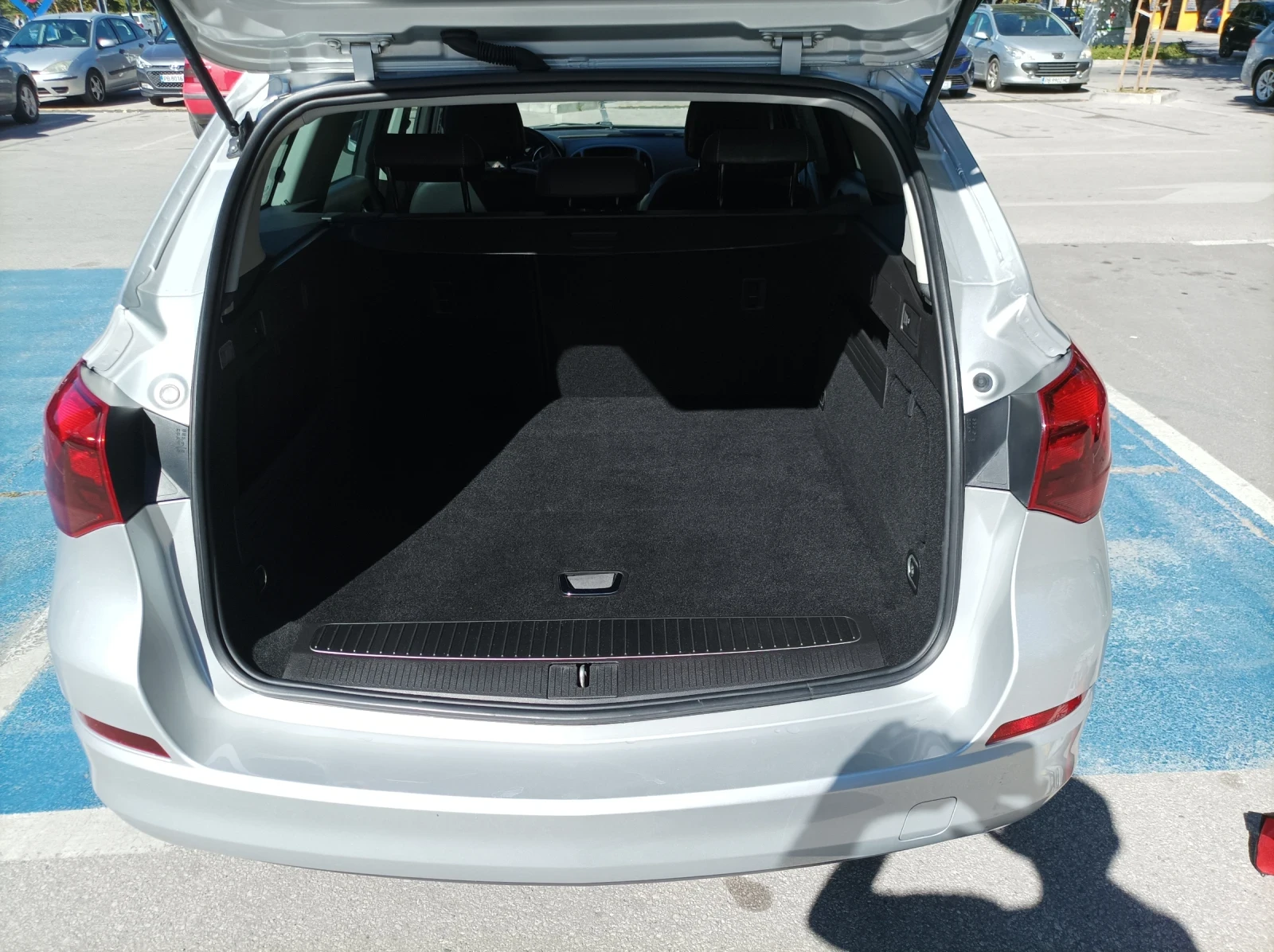 Opel Astra SportsTourer 1.7cdti, снимка 7 - Автомобили и джипове - 56359413