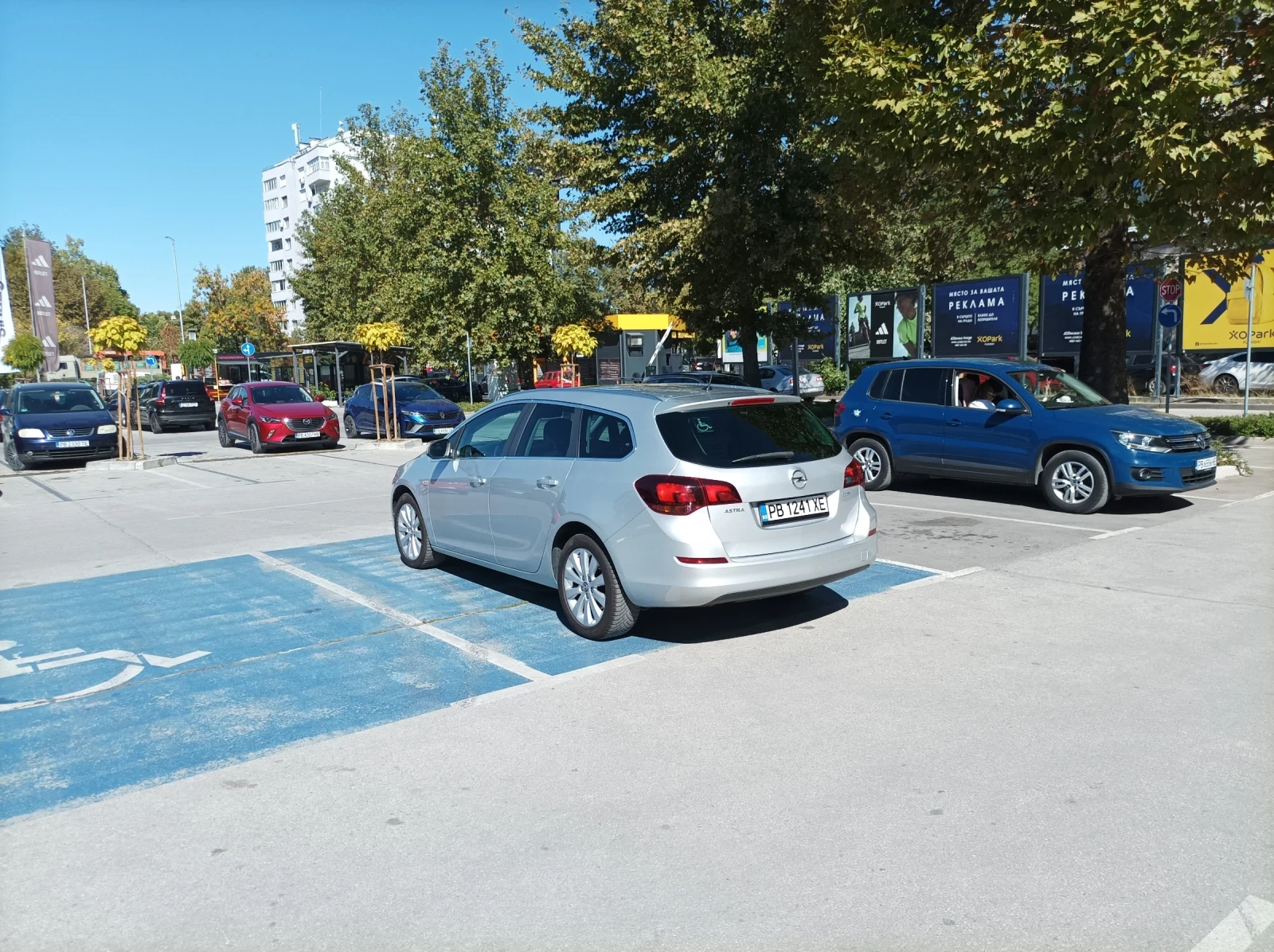 Opel Astra SportsTourer 1.7cdti, снимка 12 - Автомобили и джипове - 56359413