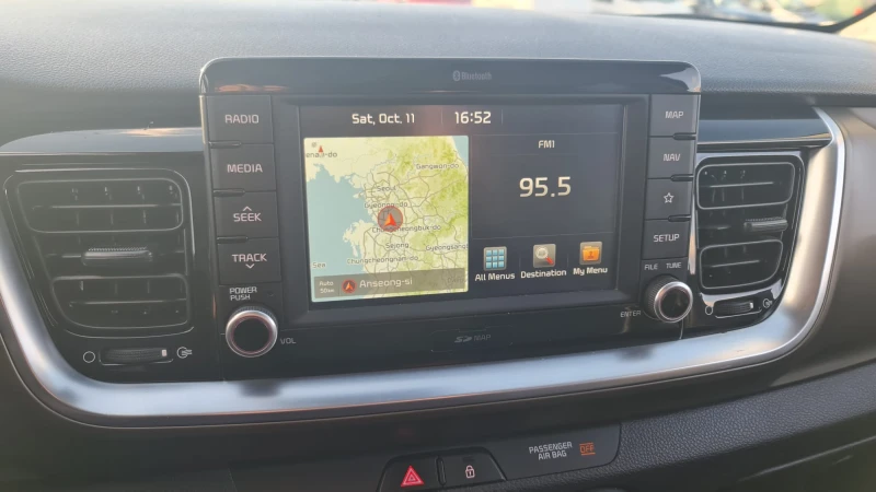 Kia Stonic 1, 6 CRDI, AUTOMAT, FULL, снимка 9 - Автомобили и джипове - 52062570