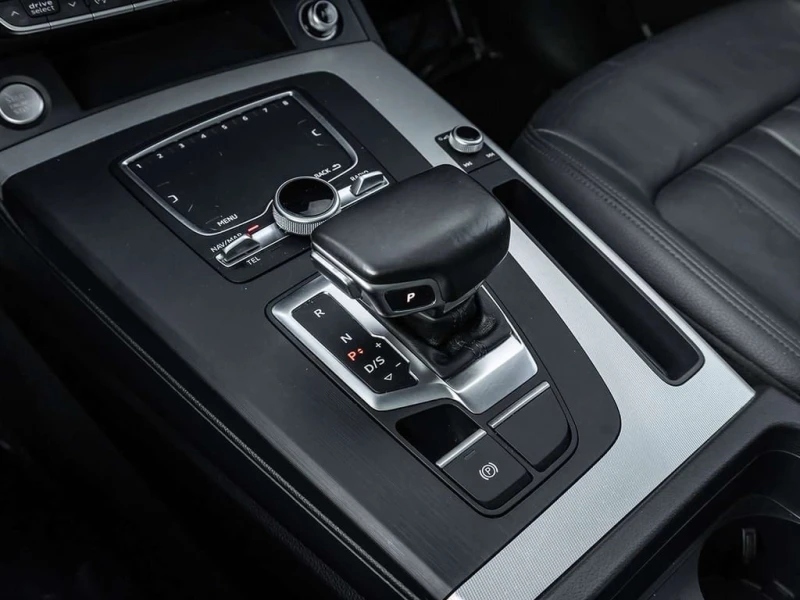 Audi Q5 * quattro Premium Plus * CARFAX * ЦЕНА ДО БГ, снимка 16 - Автомобили и джипове - 53132830