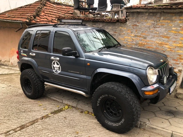 Jeep Cherokee Liberty 3.7, снимка 5 - Автомобили и джипове - 48346480