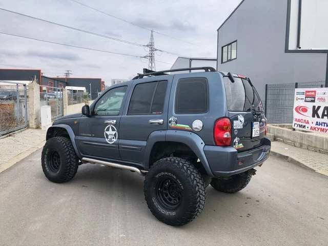 Jeep Cherokee Liberty 3.7, снимка 4 - Автомобили и джипове - 48346480