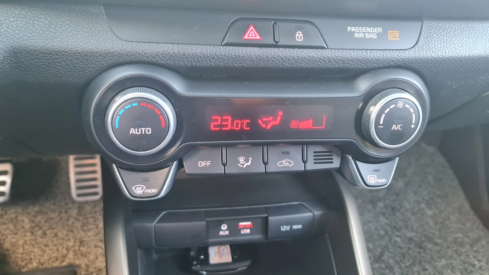Kia Stonic 1, 6 CRDI, AUTOMAT, FULL - изображение 7
