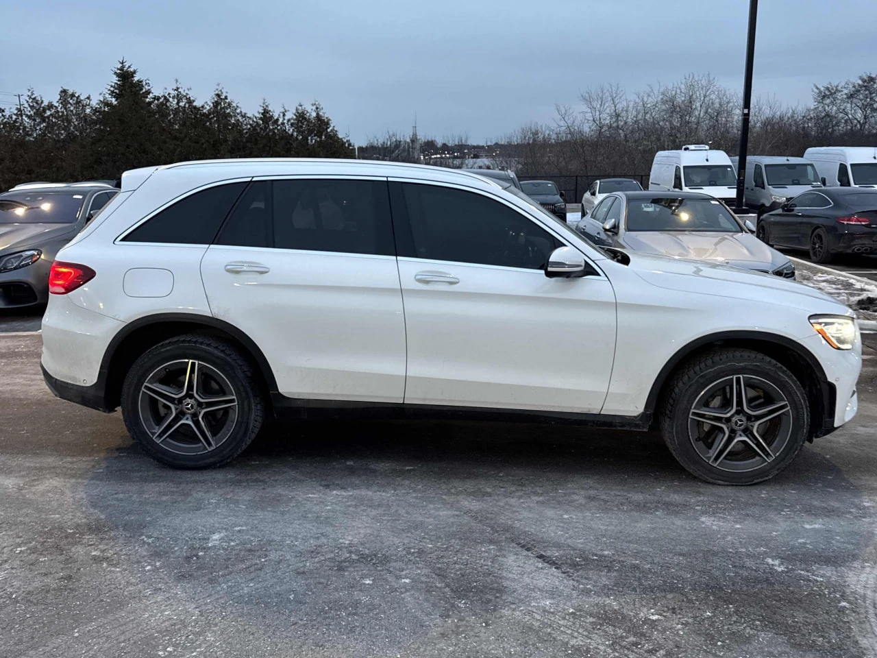 Mercedes-Benz GLC 300 CARFAX* АВТОФИНАНСИРАНЕ* БЕЗ ПЪРВОНАЧАЛНА ВНОСКА*  - изображение 3