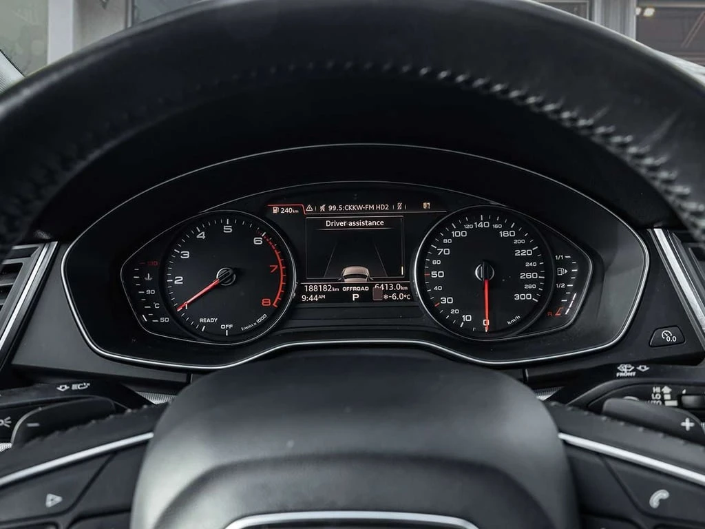 Audi Q5 * quattro Premium Plus * CARFAX * ЦЕНА ДО БГ - изображение 9