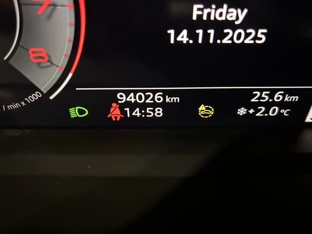 Audi Q3 Quattro* Technik* АвтоКредит* (ЦЕНА ДО БГ), снимка 11 - Автомобили и джипове - 54040003