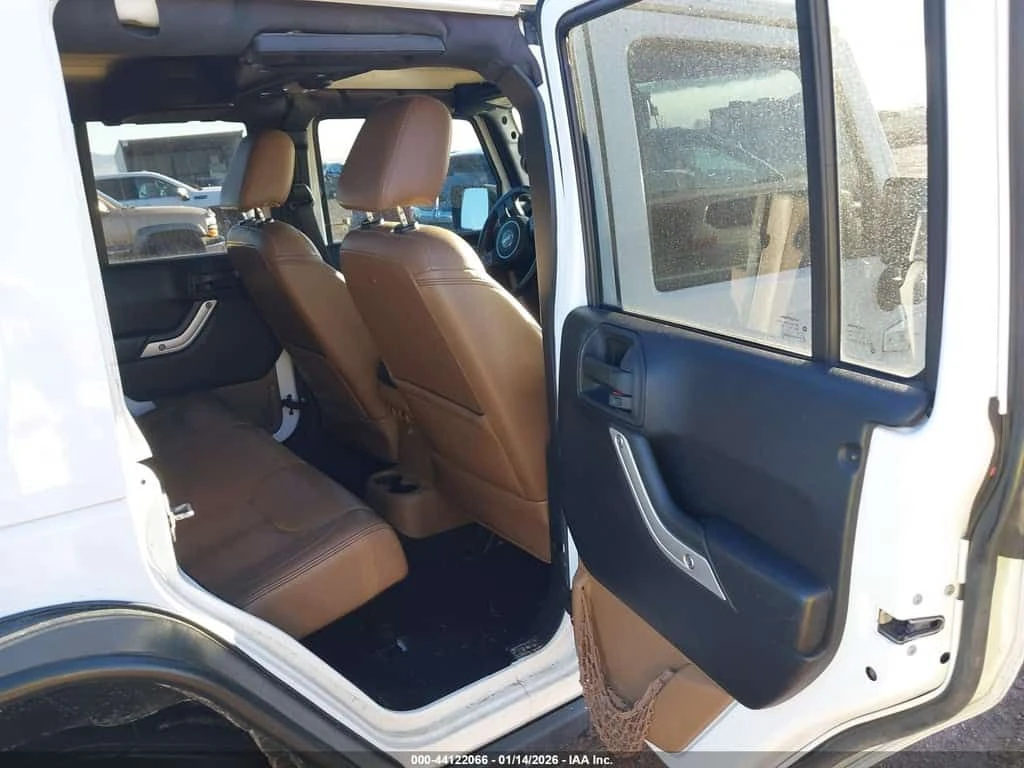 Jeep Wrangler RUBICON/CARFAX/КЛИП/КОЖА/2 КЛЮЧА/ПОДГРЕВ, снимка 12 - Автомобили и джипове - 54156285