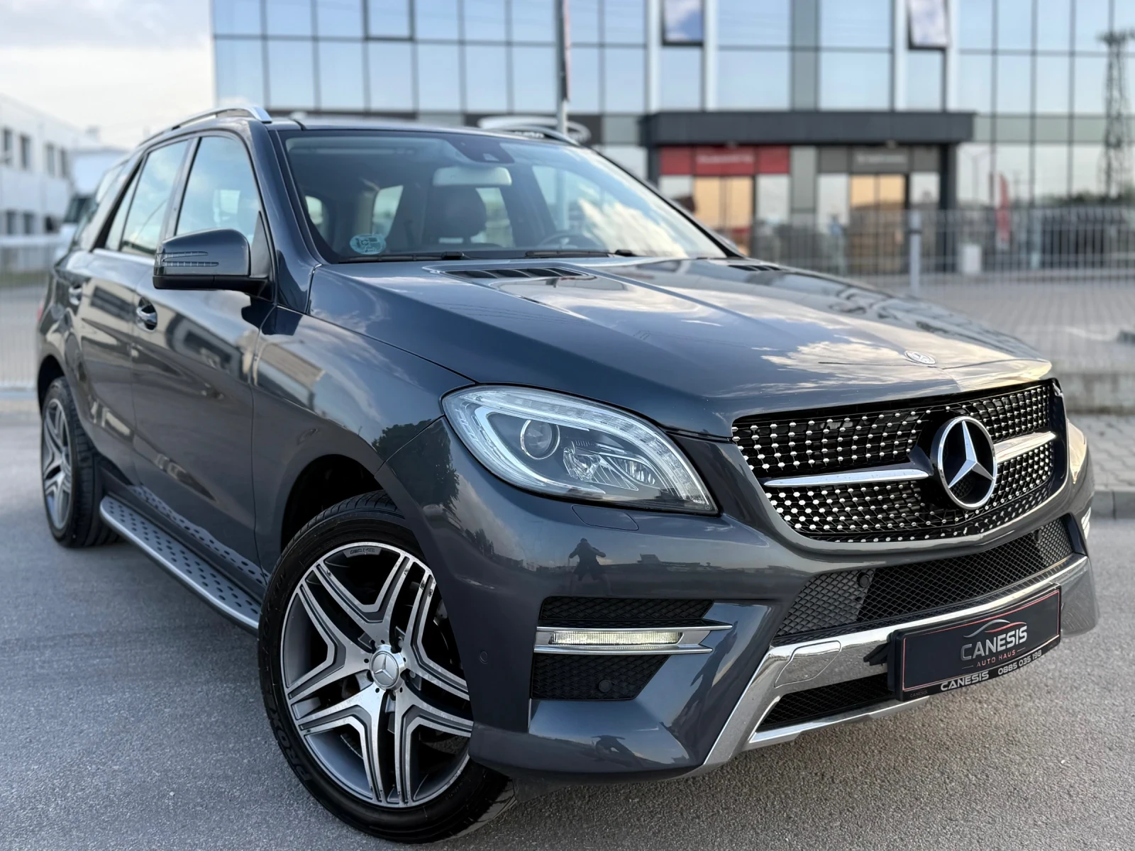 Mercedes-Benz ML 350 258* AMG* NAVI* KOJA* PANORAMA* ПРУЖИНИ, снимка 3 - Автомобили и джипове - 54512245
