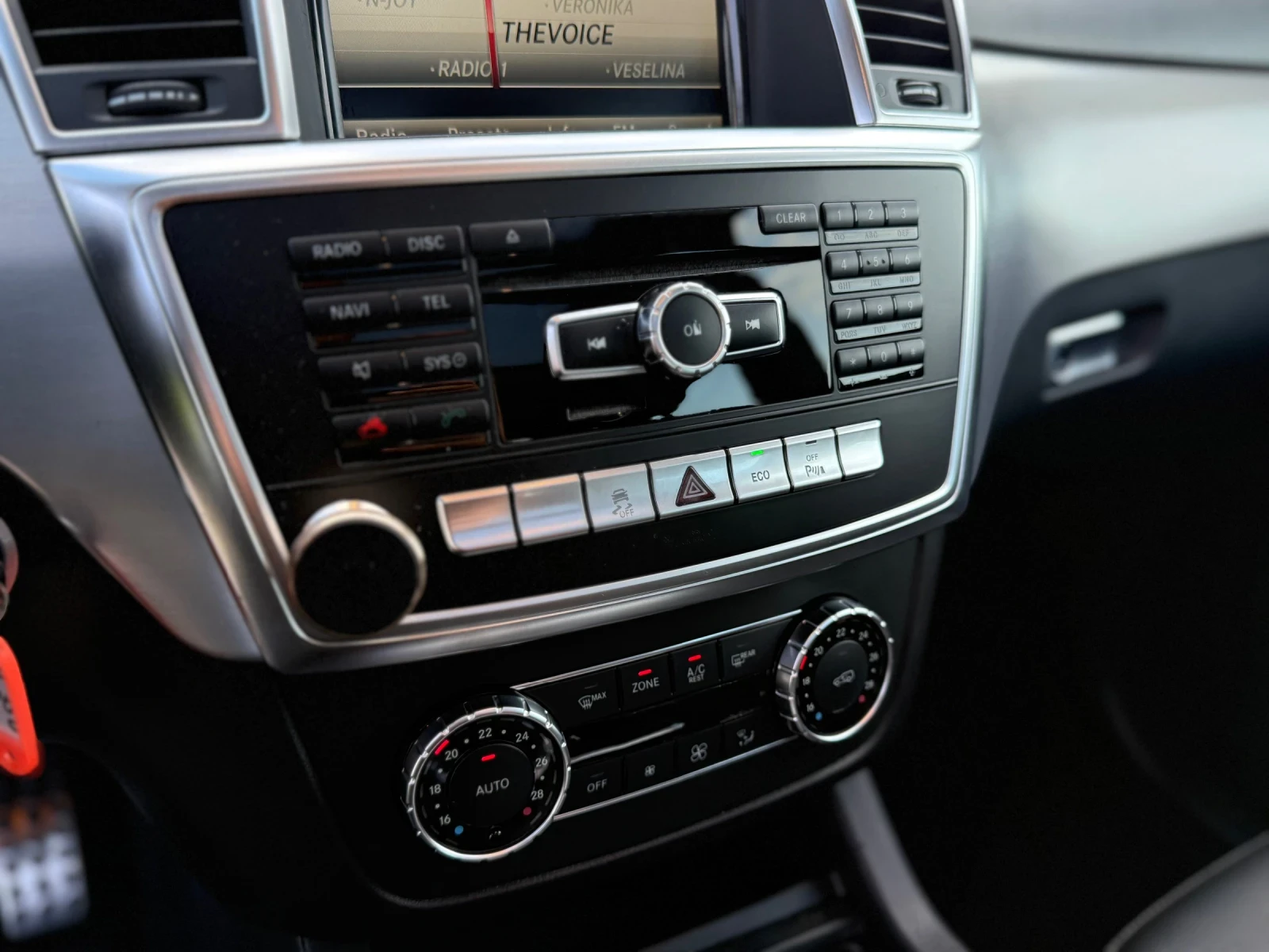 Mercedes-Benz ML 350 258* AMG* NAVI* KOJA* PANORAMA* ПРУЖИНИ, снимка 12 - Автомобили и джипове - 54512245