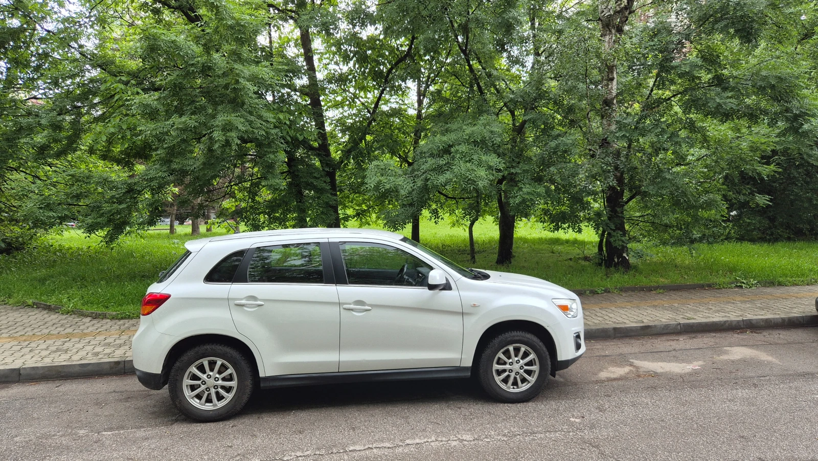Mitsubishi ASX 2.2 DiD Automatic 4x4, снимка 2 - Автомобили и джипове - 54903408