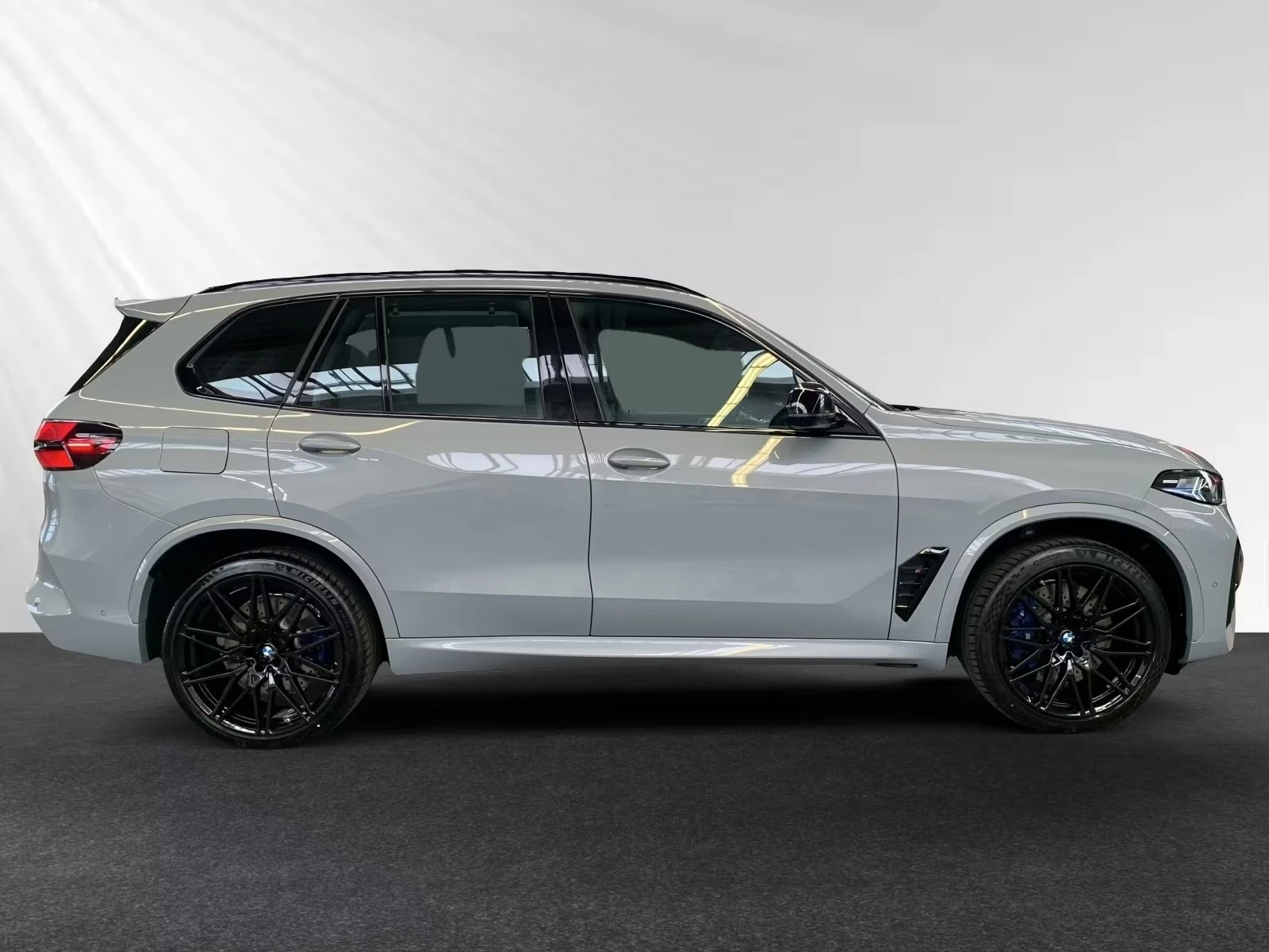 BMW X5 M Competition* Carbon* HuD* SkyLounge, снимка 2 - Автомобили и джипове - 55241115