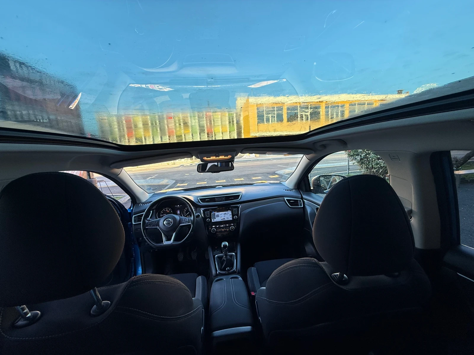 Nissan Qashqai 1.2 ОБСЛУЖЕНА КАТО НОВА, снимка 11 - Автомобили и джипове - 55467386