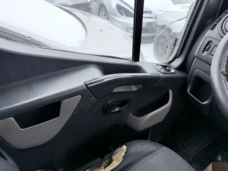 Renault Master 2.3 130к.с Е6 2018г, снимка 13 - Бусове и автобуси - 53377403
