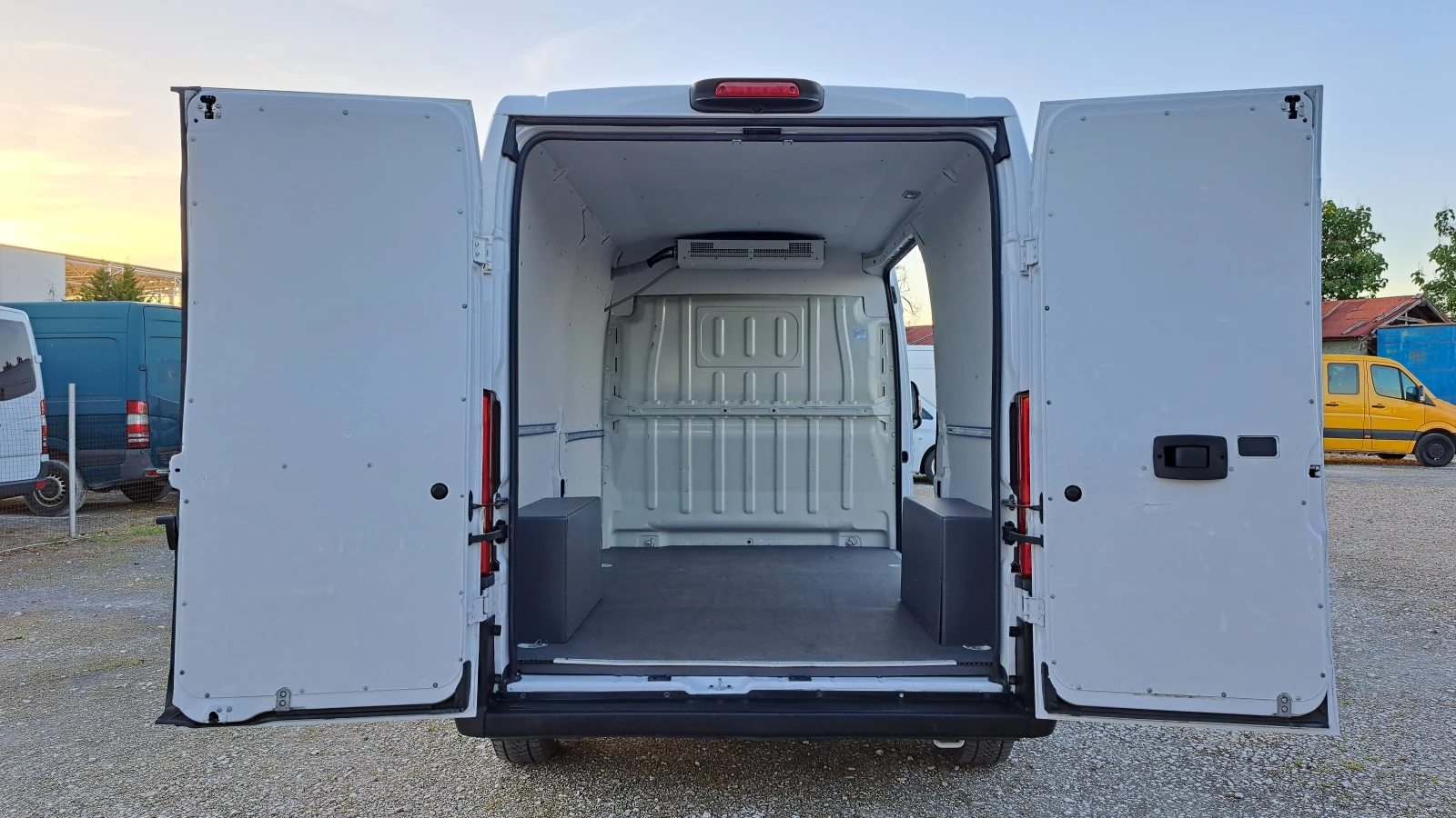 Fiat Ducato 2.3MULTIJET-6ск/ХЛАДИЛЕН/КЛИМАТИК/КАМЕРА/EURO 6, снимка 15 - Бусове и автобуси - 54716220