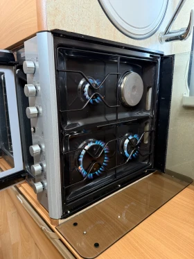 Каравана Swift CHARISMA СПАЛНЯ+ МУВЪР, снимка 12 - Каравани и кемпери - 53664554