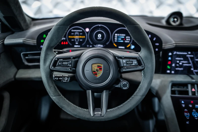 Porsche Taycan GTS* Bose* SportChrono* Alcantara* , снимка 10 - Автомобили и джипове - 48248402